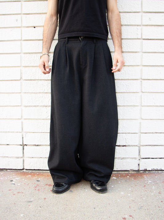 PLEATED TROUSER (BLACK) preorder